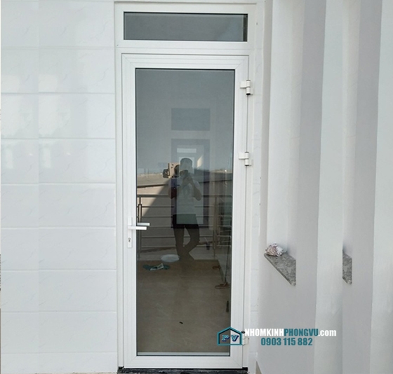 Mẫu cửa nhôm kính 1 cánh màu trắng sứ Đẹp tinh tế