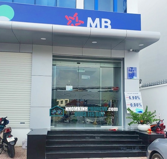 Thi công cửa kính cường lực lùa tự động đóng mở công nghệ Nhật Bản ngân hàng MB Bank quận Thủ Đức, TPHCM