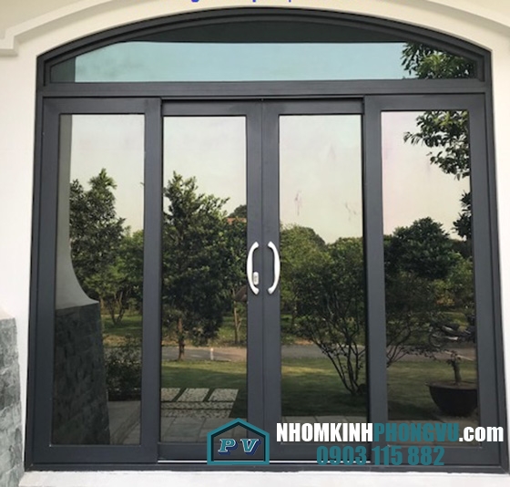 Mẫu cửa đi nhôm xingfa 4 cánh mở trượt màu đen