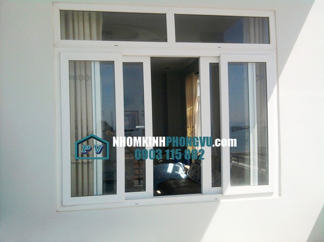 Mẫu cửa sổ kính cường lực kèm khung nhôm mở lùa 4 cánh màu trắng sứ