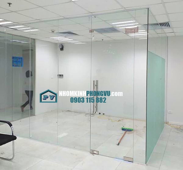 Thi công vách kính cường lực văn phòng tại đường Lê Trọng Tấn, Quận Tân Phú, TPHCM