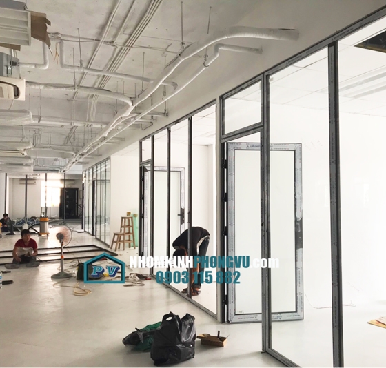 Thi công cửa và vách nhôm kính Xingfa tại đường Ung Văn Khiêm, Quận Bình Thạnh, TPHCM